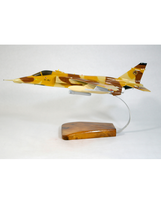 Maquette avion SEPECAT Jaguar A en bois