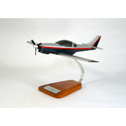 Maquette avion Lancair 360 en bois