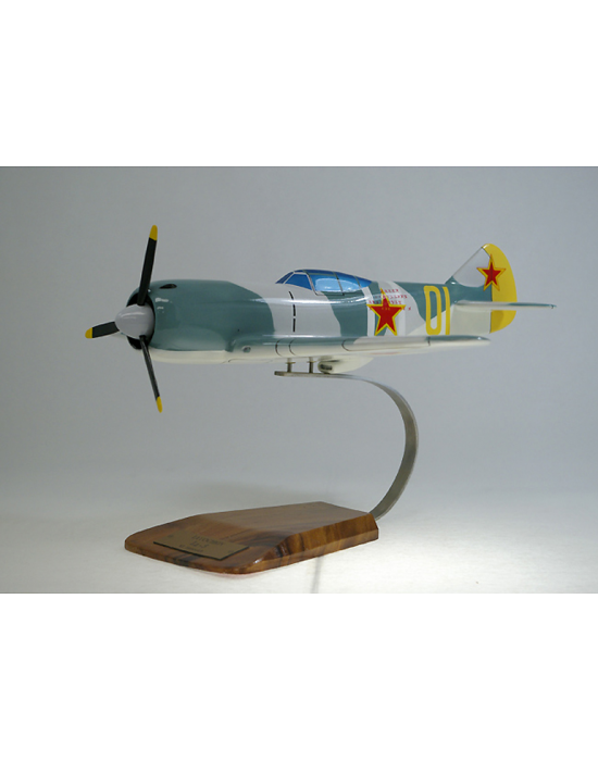 Maquette avion Lavochkin La 5 en bois