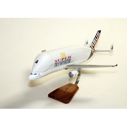 'Maquette avion l''Airbus A300-600ST Beluga en bois'